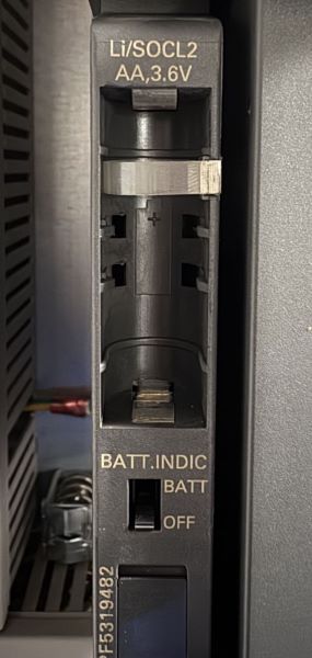 SIMATIC s7 400 Battery port with BATT.INDIC in OFF position